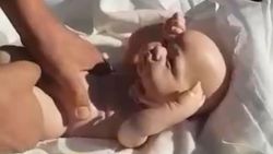 Rusya'da aileye 'öldü' denilen ikizlerin kefeninden oyuncak çıktı