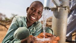 Su kuyusu nasıl açtırılır, ücreti ne kadar? Afrika'da su kuyusu açtırmak için ne yapmak gerekir?