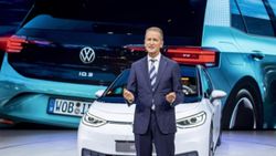 Volkswagen CEO'su Herbert Diess: Apple'dan korkmuyoruz