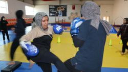Adıyamanlı kadınlar, şiddete karşı kick boks öğreniyor