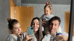 Hande Erçel'den aile fotoğrafı