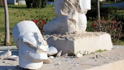 Antalya'da heykelleri kıran şüpheli serbest bırakıldı