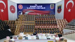 Fatih'te 20 milyon liralık sahte parfümün yakalandığı operasyon