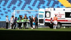 Adanaspor kalecisi Karacic ambulansla hastaneye kaldırıldı
