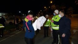 Antalya'da kaza yapan çift, olay çıkarıp gazetecilere tehditler savurdu