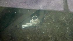 Samsun’da göle atılan silah polisi harekete geçirdi