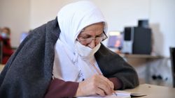Elazığ'da Kur’an-ı Kerim okumak için 70 yaşında okuma yazma öğrendi