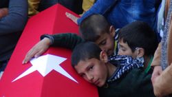 Terhisini aldıktan sonra kazada hayatını kaybeden gence veda
