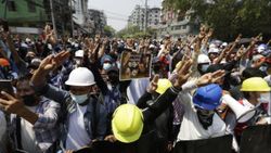 BM: Myanmar’daki protestolarda en az 18 kişi öldürüldü