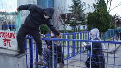 İstanbul'da vergi dairesinde kapalı kapı sürprizi