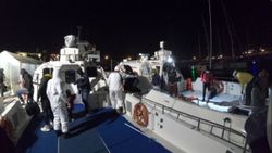 İzmir'de 23 göçmen sahil güvenlik ekipleri tarafından kurtarıldı