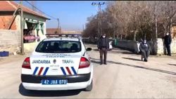 Jandarmadan gülümseten anons: Konyalım yürü ama maskeyle, mesafeli yürü