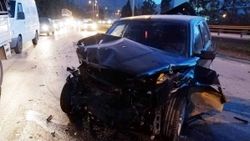 Karabük'te tıra çarpan otomobildeki iki kişi yaralandı