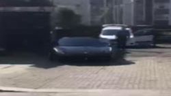 Maltepe'de milyonluk otomobiliyle kaza yaptı