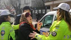 Bursa'da bankaya maskesiz alınmayan anne-kız olay çıkardı