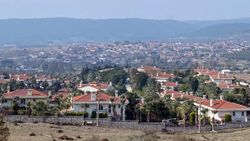 İzmir'de kumar baskını yapılan lüks villanın tesisleri kaçak çıktı
