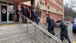 Karabük’te engelli vatandaşın evini soyan hırsızlar yakalandı
