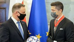 Robert Lewandowski'ye devlet nişanı verildi