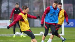 Şenol Güneş, Taylan ve Halil'i alkışlattı