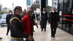 Antalya'da eşini öldüren katile arkadaşları destek çıktı