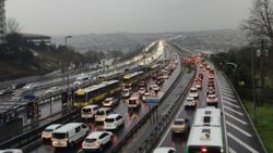 İstanbul trafiğinde 'kar' yoğunluğu