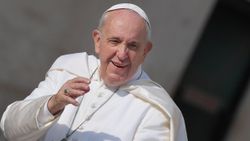 Papa Francis, kardinallerin maaşlarından kesinti talimatı verdi