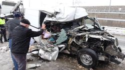 Samsun'da patlayıcı madde yüklü minibüs kaza yaptı: 1 ölü, 1 yaralı