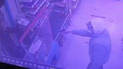 İzmir'de markette silahlı soygun girişimi