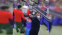 Arnavutköy’de dolandırıcılık anı kamerada