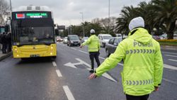 İstanbul'da toplu taşıma araçlarında koronavirüs denetimi
