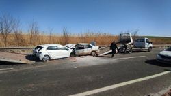 Şanlıurfa’da iki otomobil çarpıştı: 6 yaralı