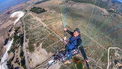 Pamukkale'de motosikletli uçuş denemesi