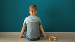 Dikkat edilmesi gereken otizm belirtileri