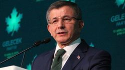 Bildiri yayınlayan emekli amirallere bir tepki de Ahmet Davutoğlu'ndan