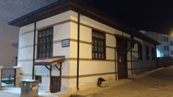Karaman'da namaz sonrası camide mahsur kalan kişiyi polis ekipleri kurtardı