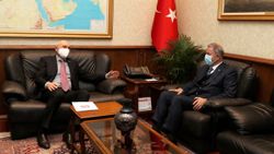 Hulusi Akar, Çek Cumhuriyeti'nin Ankara Büyükelçisi Vacek'i kabul etti