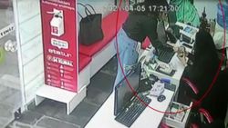Beylikdüzü'nde tırnakçılık yapan İranlı kadınlar kamerada