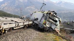 Adana'daki tren kazasının güvenlik kamerası kayıtları ortaya çıktı