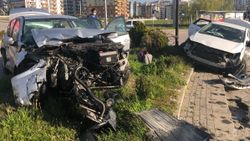 Ankara'da iki araç kafa kafaya çarpıştı