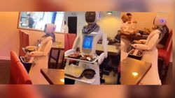 Suudi Arabistan'ın robot restoranı açıldı