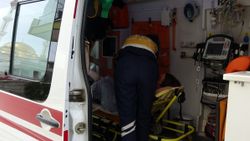 Isparta'da kardeşini cam parçasıyla yaraladı