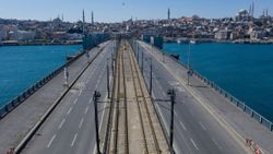 İstanbul'da hangi yollar trafiğe kapalı? 1 Mayıs'ta hangi yollar açık? Valilik duyurdu..