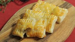 Milföy yufkasıyla pratik: Mantarlı çıtır börek