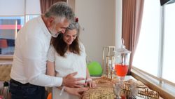 Samsun'da 15. tüp bebek denemesinde anne oldu