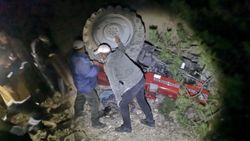 Bolu'da, traktör devrildi: 1 ölü