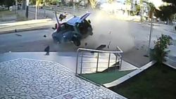 Antalya'da iki otomobilin çarpıştığı feci kaza kamerada