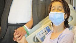 Eşine bayram hediyesi olarak böbreğini verdi