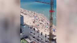 Plajdaki İsraillilerin sığınaklara koştuğu anlar kamerada