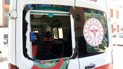 Bursa’da ambulansa taşlı saldırı