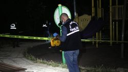 İzmir'de parkta bıçaklı kavga: 1 ölü